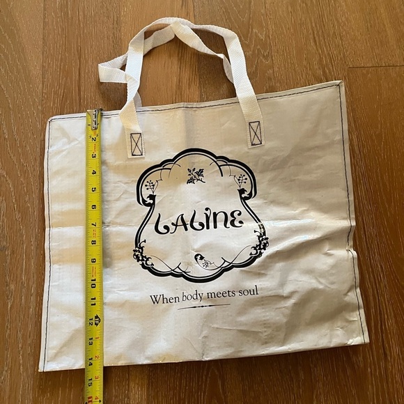 Laline cosmetics large heavy duty shopping bag with a zipper - Picture 8 of 9